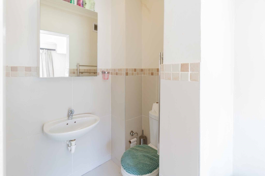 To Let 2 Bedroom Property for Rent in Rondebosch Western Cape